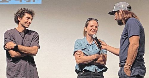 Babsi Zangerl und Jacobo Larcher im Interview mit Festival-Leiter Andi Prielmaier. Foto Fleckenstein