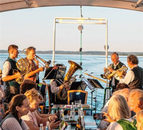 Das Grassauer Blechbläser Quintett mit (von links) Johannes Anner, Wolfgang Diem, Balint Garaczi, Rupert Schmidhuber und Matthias Linke. Foto Flug