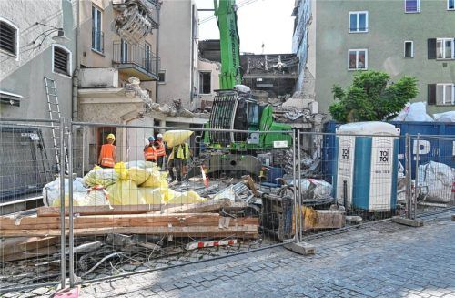Das Huber-Seiler-Haus an der Kaiserstraße wird derzeit abgerissen. Foto Peter Schlecker