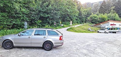 Der Parkplatz an der Hochplattenbahn dient vielen Besuchern als Ausgangspunkt für Ausflüge. Foto re