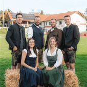 <p>Der TSV100 Festausschuss: Andreas Hamberger, Raphaela Unterforsthuber, Roman Jellbauer, Verena Lamprecht, Florian Jellbauer, Eric Löffelmann (von links).</p>
