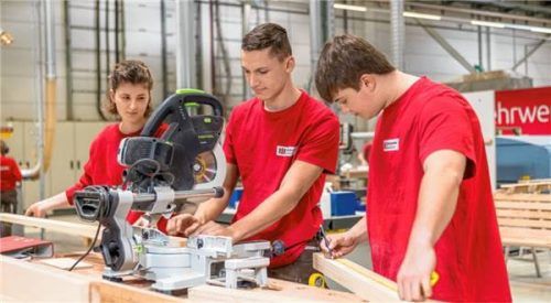 Die Azubis bei Schörghuber profitieren von einer Lehrwerkstatt und einem eigenen Aufenthaltsraum.