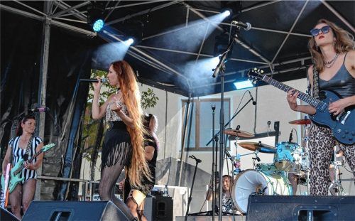 Die Band Doll Circus überzeugte mit ihrem rockigen Sound. Foto Eder