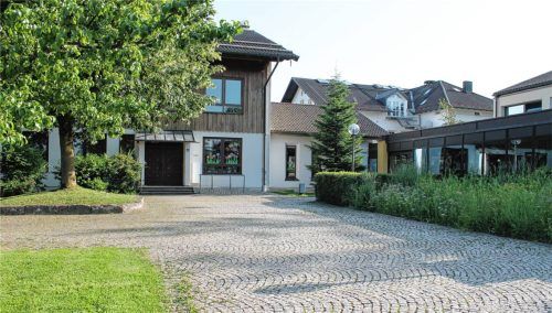 Die Ferienbetreuung der Schechener Grundschüler (unser Bild zeigt die Schule) ist geregelt. Foto Heinz