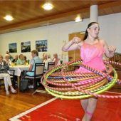 Beim Sommerfest fliegen die Messer
