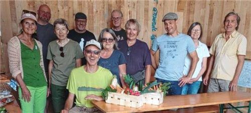 Die Mitglieder des Gemeinschaftsgartens präsentieren ein gesundes Buffet. Fotos Giesen