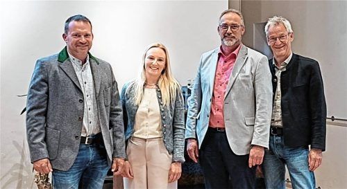 Die neue Führungsriege des CSW: (von links) Vorsitzender Holger Steiner, geschäftsführende Pflegedienstleiterin Nathalie Winterling, stellvertretender Vorsitzender Christian Zweckstätter und Schriftführer Matthias Jokisch. Foto Steffenhagen