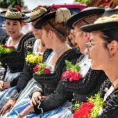 <p>Die Schalkfrauen der Oberlandler: Auf geht’s zum Gaufest! Fotos Regina KERN</p>