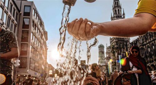 Die Trinkwasserknappheit in München steht in keinem Zusammenhang mit dem Vorfall vor ein paar Tagen, bei dem die Mangfall stellenweise für eine gewisse Zeit trockengelegt war. Foto IMAGO/Wolfgang Maria Weber/Hadersbeck