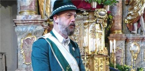 Die Vorfreude auf das „Gaufest dahoam“ ist groß bei Inzells Vorsitzendem Peter Ober, der mit den Trachtlern aus Hammer und Weißbach den feierlichen Gottesdienst in der Inzeller Pfarrkirche St. Michael feiern wird, ehe sich der Festzug zum Inzeller Festsaal für den gemütlichen Teil aufmacht. Foto Wegscheider