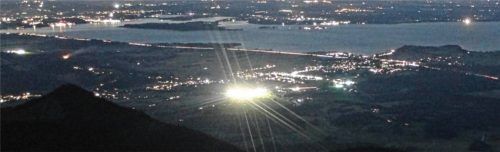 Die Webcam der Hochfelln-Seilbahnen zeichnete den Brand am Sonntag um 23 Uhr erstmals auf. Foto Hochfelln-Seilbahnen