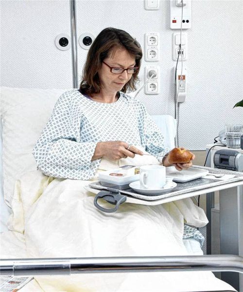 Eine ausgewogene Ernährung ist die Grundlage guter Gesundheit: Daher setzt man nun auch im Romed-Klinikum Rosenheim einen besonderen Fokus darauf. (Symbolfoto) Foto IMAGO / Jochen Tack