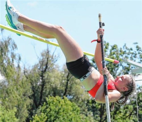 Eva Christina Rapolder vom TSV Wasserburg wurde DM-Fünfte im Stabhochsprung der Jugend W15.Foto Stuffer