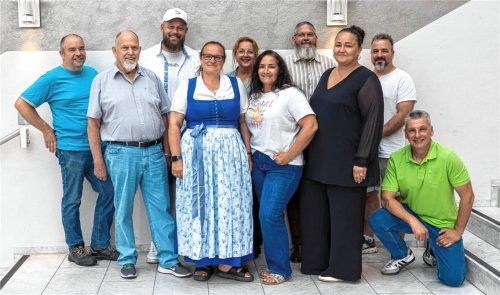 Haben einen Christkindlmarktverein in Kolbermoor gegründet: (von links) Alexander Heinold, Günther Zellner, Giacomo Anzenberger, Claudia Beutel, Tina Schraml, Katja Semec, Michael Beutel, Michaela Draxinger, Franz Draxinger, Thomas Kunt und Markus Schraml (fehlt auf dem Foto). Foto Christkindlmarktverein