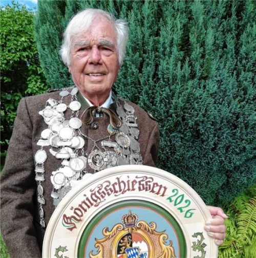 Heinz Schlotter konnte sich beim Königsschießen der Feuerschützen durchsetzen.Foto re