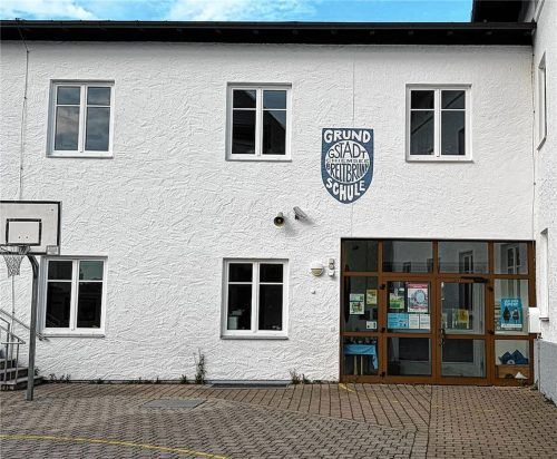 In der Grundschule Breitbrunn-Gstadt stehen in den Sommerferien Umbauarbeiten an. Vom Werkraum aus wird ein Fluchtweg eingerichtet.Foto elk