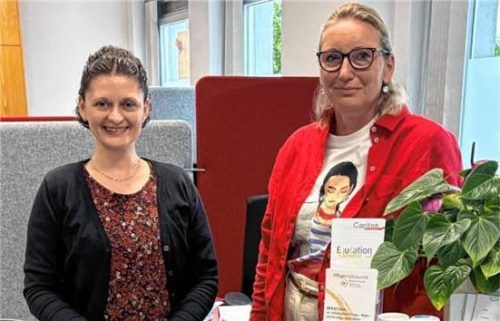 Kennen sich aus im „Pflege-Dschungel“: Sabine Reißner und Nicole Hübel vom Pflegestützpunkt Rosenheim. Foto Eiglmeier