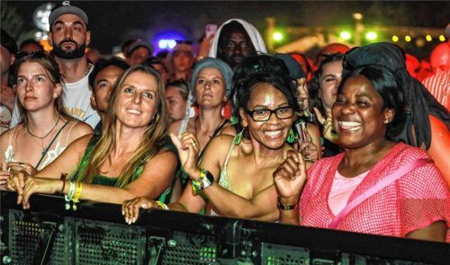 Konzept ging auf: Drei Tage lang haben rund 10.000 Musikfans beim Chiemsee-Reggae-Summer in Übersee gefeiert. Foto CRS/Axel Effner