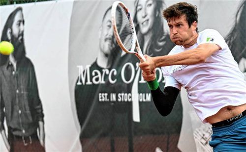 Manuel Guinard spielte zuletzt im Viertelfinale von Wimbledon und wird im ersten Heimspiel der Tennis-Bundesliga-Saison für 1860 Rosenheim aufschlagen.Foto Hans-Jürgen Ziegler