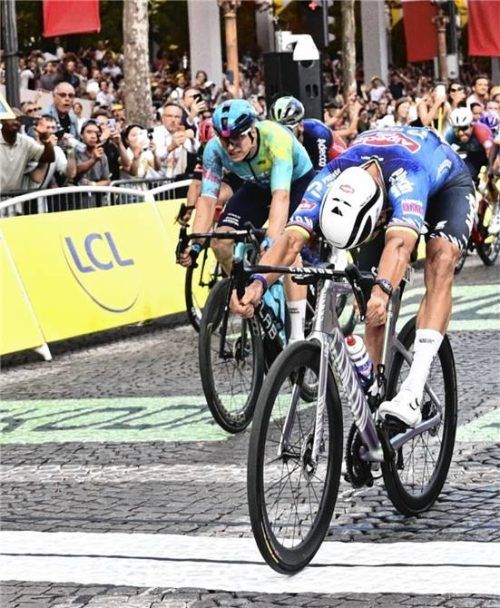 Mathieu van der Poel beim knappen Sieg in Paris.Foto Imago Images