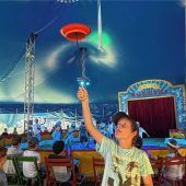 <p>Matthias (10) jongliert mit einem Teller. Fotos Grundschule Halfing</p>