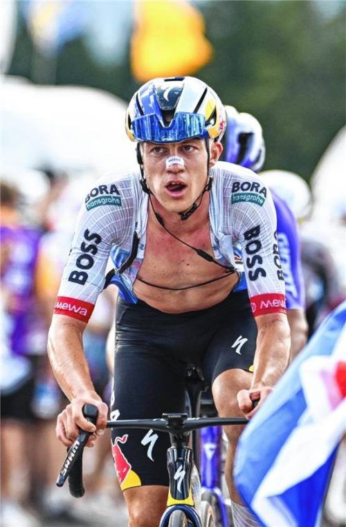 Maxim van Gils vom Team Red Bull-BORA-hansgrohe bei der 13. Etappe der Tour de France.Foto Imago