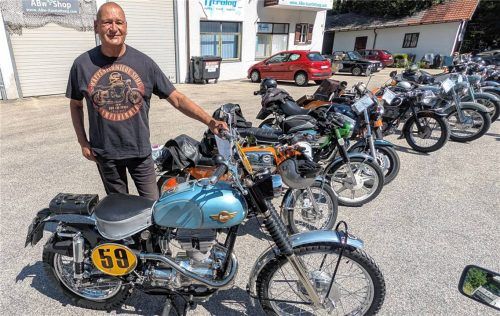 Michael aus Rosenheim war mit seiner seltenen AWO-Simson Gast bei dem Zweirad-Oldtimer-Treffen. Foto Hoffmann