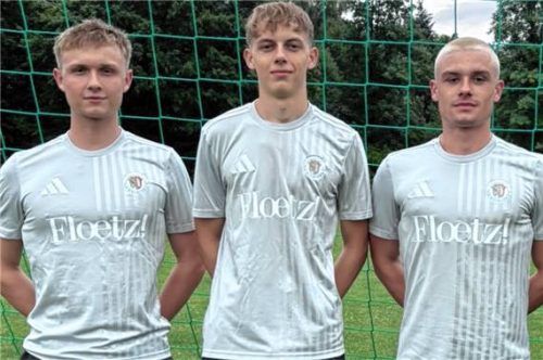 Neu beim TuS Raubling: Marinus Stein, Nico Schmitt und Laurin Aßböck (von links).Foto TuS Raubling