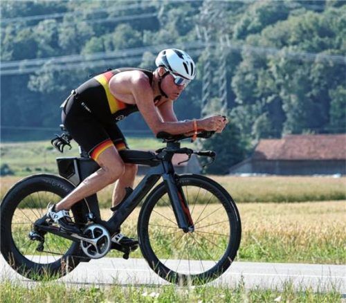 Peter Schechtl hat beim Triathlon Cup in Landshut der Hitze getrotzt und in seiner Altersklasse gewonnen.Foto re
