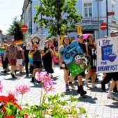 „Gemeinsam bunt statt einsam grau“