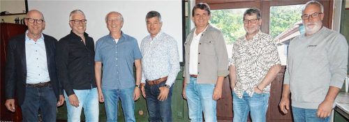Sie bilden den neuen Vorstand der Bau-Innung: (von links) Obermeister Thomas Maier, sein Stellvertreter Hans Peter Kaindl, Bernhard Fuchs, Ludwig Kaiser, Bernhard Posch, Siegfried Rehrl und Josef Valentiner. Fotos  Wittenzellner