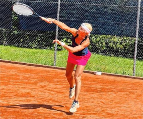 Sylvia Haslgruber an erster Position punktete in souveräner Manier im Einzel und Doppel für Bad Endorf.Foto Dangl