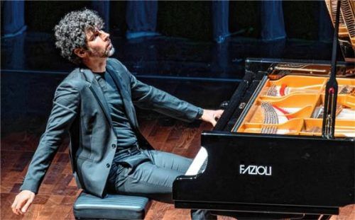 Temperamentvoll fängt er die „Visions fugitives“, die flüchtigen Visionen, ein: Federico Colli. Foto janka