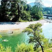 Badefreuden in der Tiroler Ache in Marquartstein