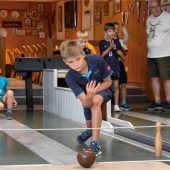 Kinder kegeln in Prien um Pokale