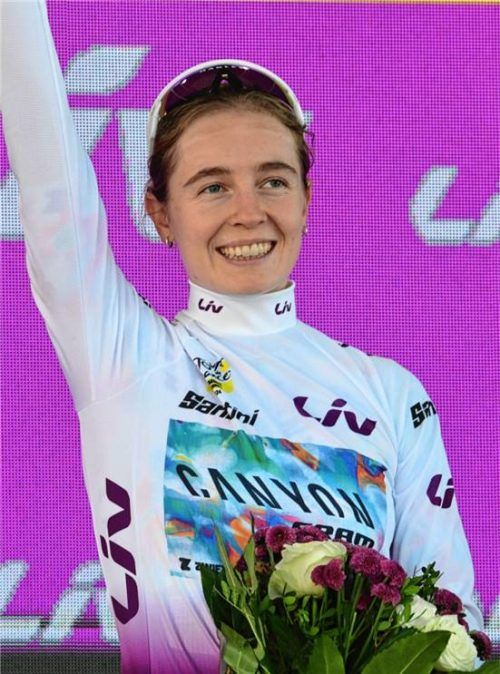 Antonia Niedermaier jubelte bei der Tour de France Femmes über das Weiße Trikot.Foto Imago