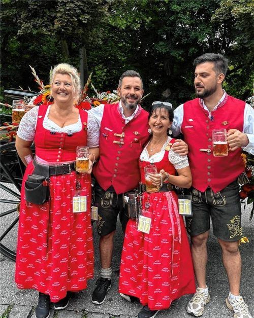 Auf dem Herbstfest ist Melanie Sedlmeier (links) zuerst im Einsatz. Foto Melanie Sedlmeier