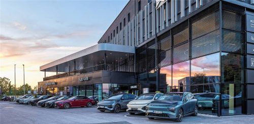 Auto Grill in Ebersberg lädt ein, den neuen XPENG L03 vorab zu erleben. Foto Richard Scheuerecker