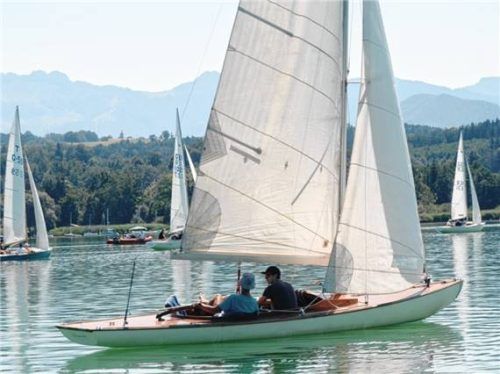 Bei der Simsseerund wird das „Blaue Band vom Simssee“ ausgesegelt. Foto Wolfgang Niessen