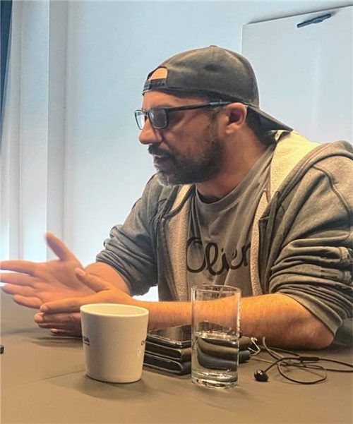 BFV-Kreisspielleiter Chris Sofis diskutiert über die neuen Regeln für die Saison 26/27, welche er sich wünschen würde, und spricht über Spielgemeinschaften.Foto Thomas Neumeier
