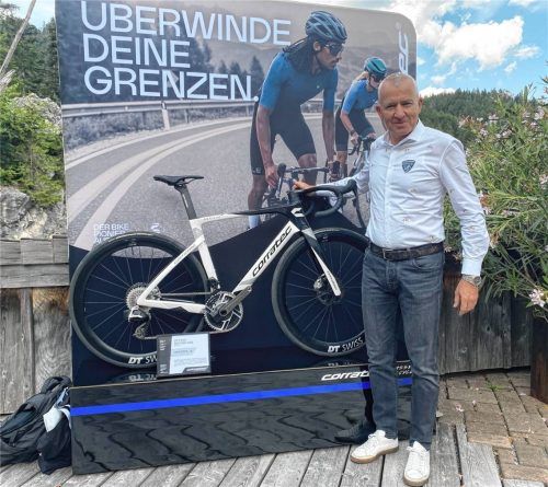 Corratec-Chef Konrad Irlbacher fährt jedes Jahr tausende Kilometer mit dem Rennrad. Foto Fleckenstein