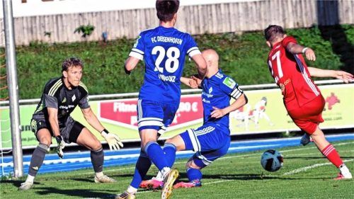 Das 1:0 für 1860: Der dreifache Torschütze Liam Markulin trifft.Foto Hans-Jürgen Ziegler