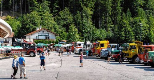 Das achte Lkw- und Bus-Oldtimertreffen in Inzell begeistert Besucher Foto NH-News