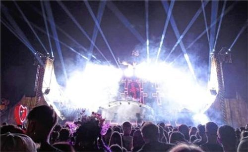 Das Echelon Festival in Bad Aibling verlief weitgehend friedlich. Allerdings stellte der Zoll bei Kontrollen mehrfach Drogen und Waffen sicher. Foto Rolle