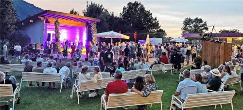 Das Festival „Rock unterm Schloss“ lockt zahlreiche Zuschauer. Der Einlass beginnt um 16 Uhr. Foto H. Reiter