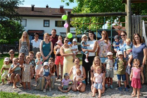 Die „Achentaler Hüpfer“ sind eine starke Gemeinschaft, bestehend aus Müttern mit ihren Kleinkindern bis drei Jahre. Foto Eder