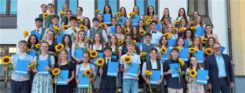 Die besten Realschüler des Jahrgangs aus dem Landkreis Traunstein mit einem Notendurchschnitt von 1,50 oder besser. Foto Landratsamt Traunstein