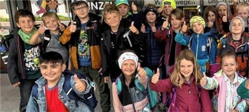 Die Kinder waren stolz darauf, dass sie sich ohne das Auto ihrer Eltern auf den Weg in die Schule gemacht und dabei festgestellt haben, dass das gar nicht so schlimm ist. Foto Wegscheider