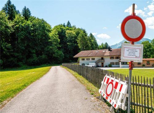 Die Sperrung der Achbergstraße in Unterwössen-Staffen steht kurz bevor. Foto Flug