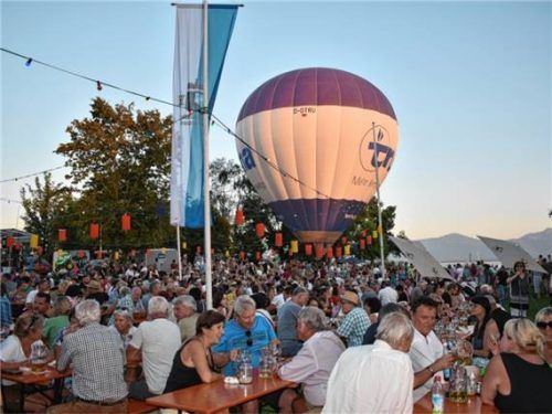 Einer der Attraktionen des Seebrucker Lichterfestes wird ein Heißluftballon sein, der mit vielen Lichtern den Chiemseepark erstrahlen lässt. Foto Thomas Donhauser